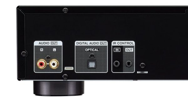 Rear image of Denon DCD-600 Optical and analog out with IR Control in and out